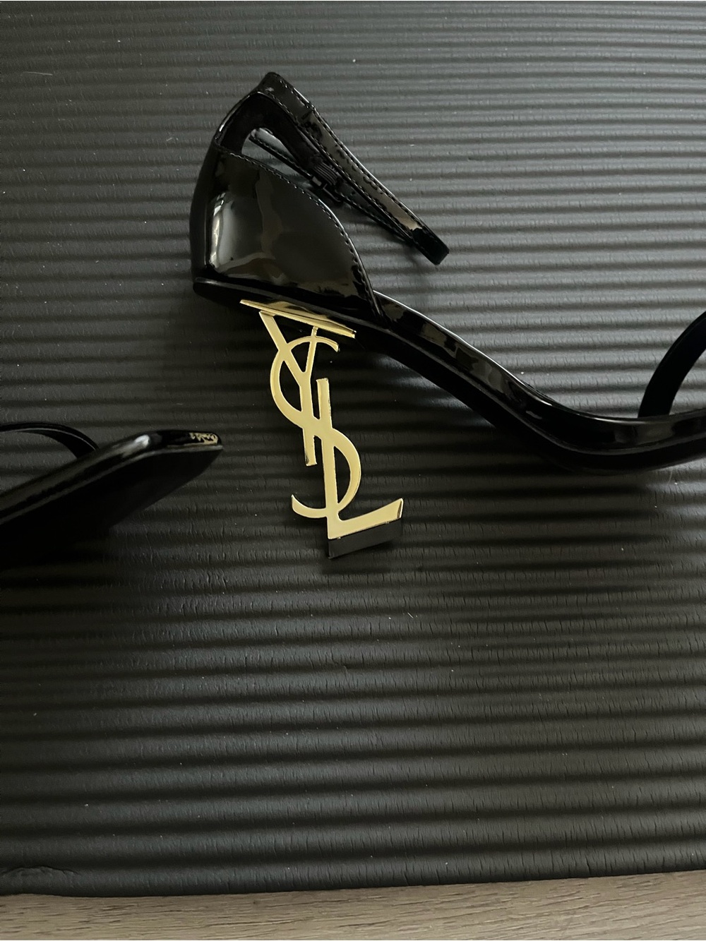 Saint Laurent Black Patent Sandals with Gold YSL Sculpted Heel - Picture 5 of 7